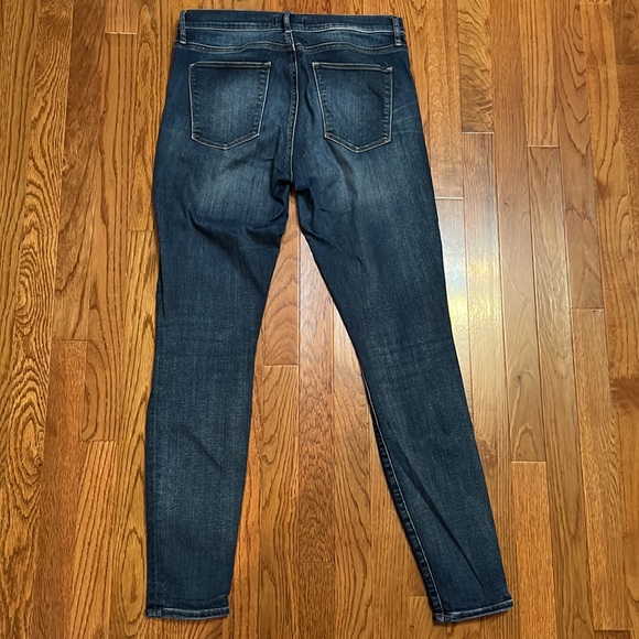 Gap True Skinny 31 Long - Picture 2 of 5